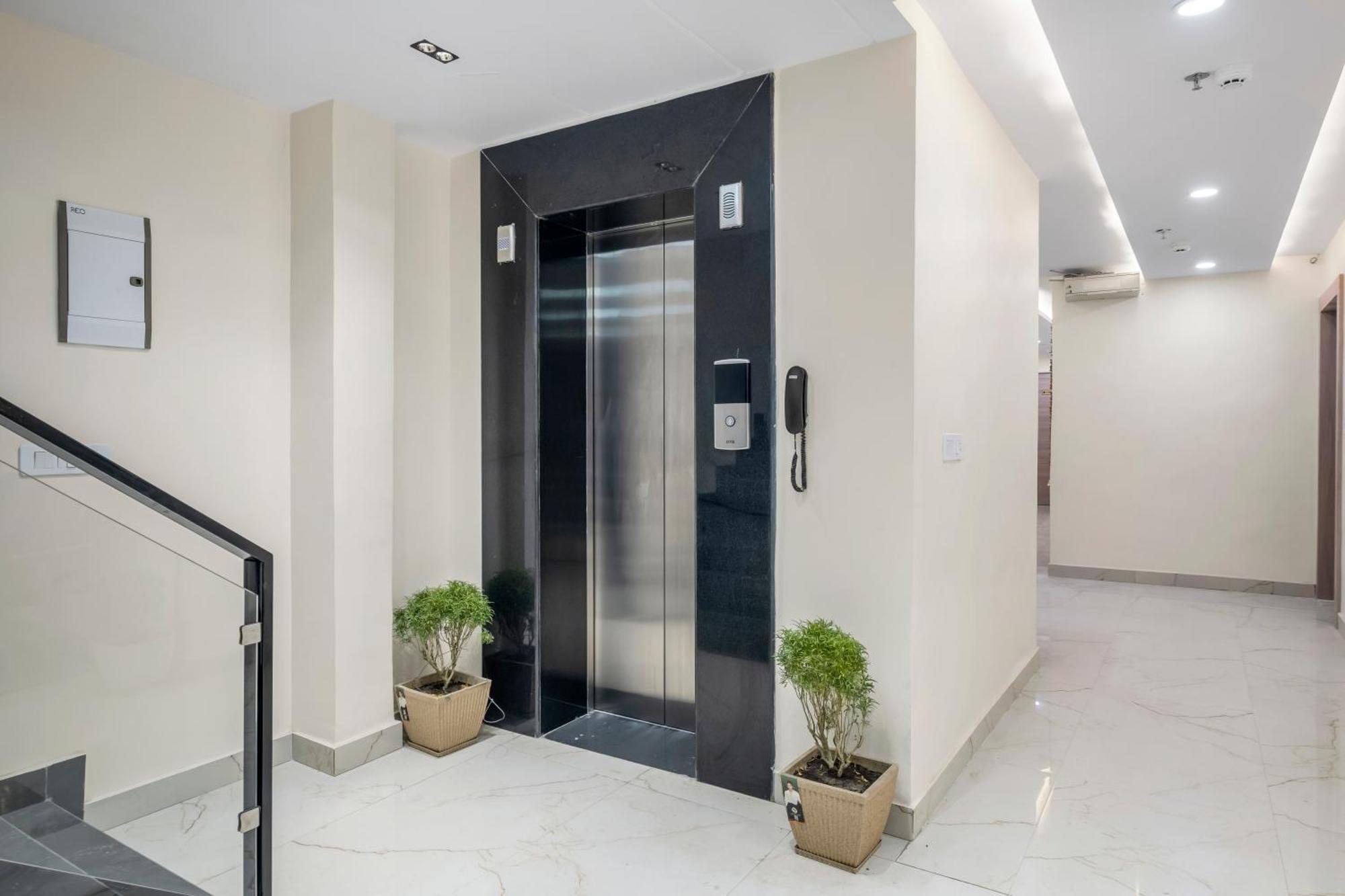 Hotel Sudarshan Ayodhya Exterior photo