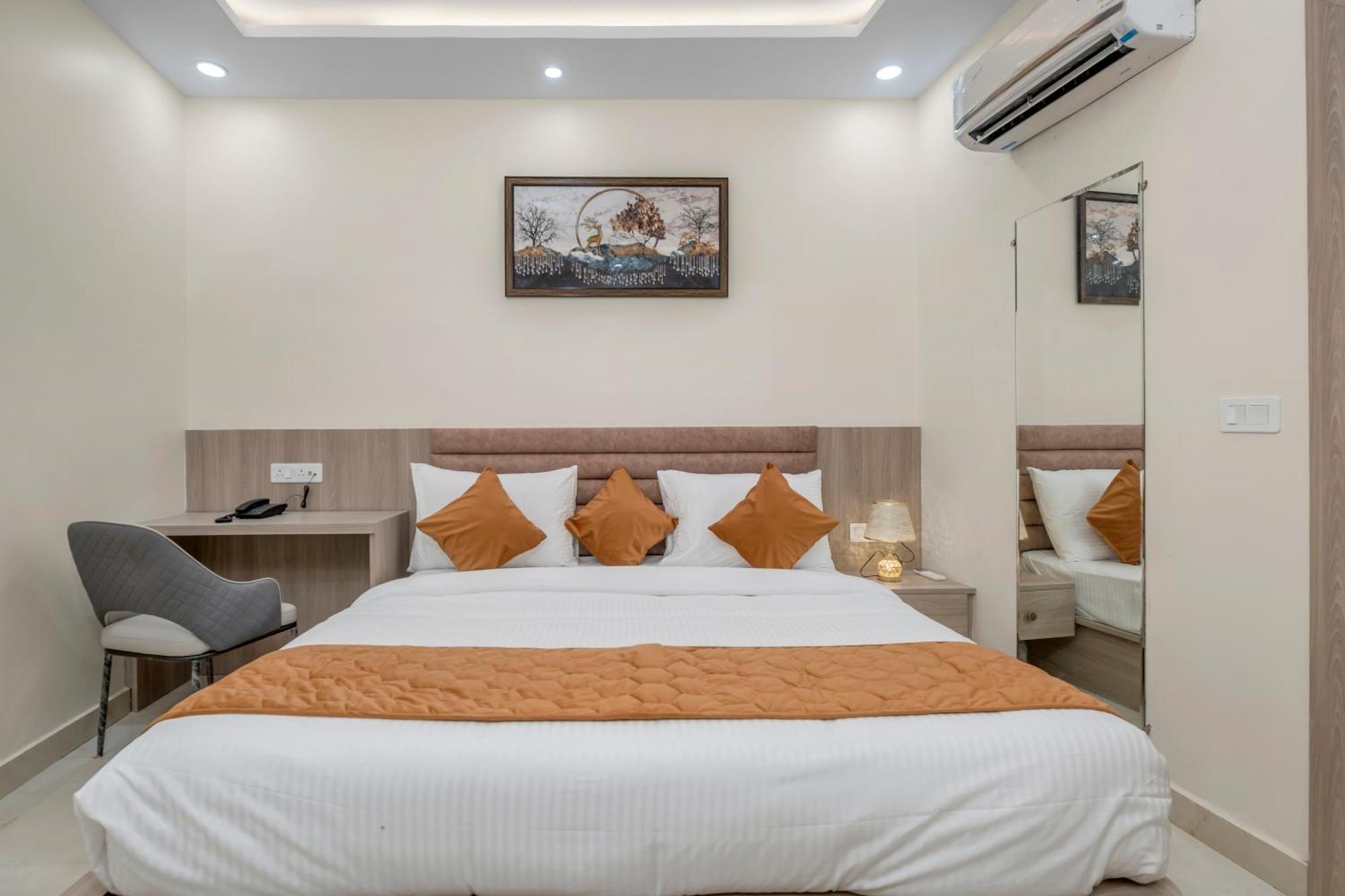 Hotel Sudarshan Ayodhya Exterior photo