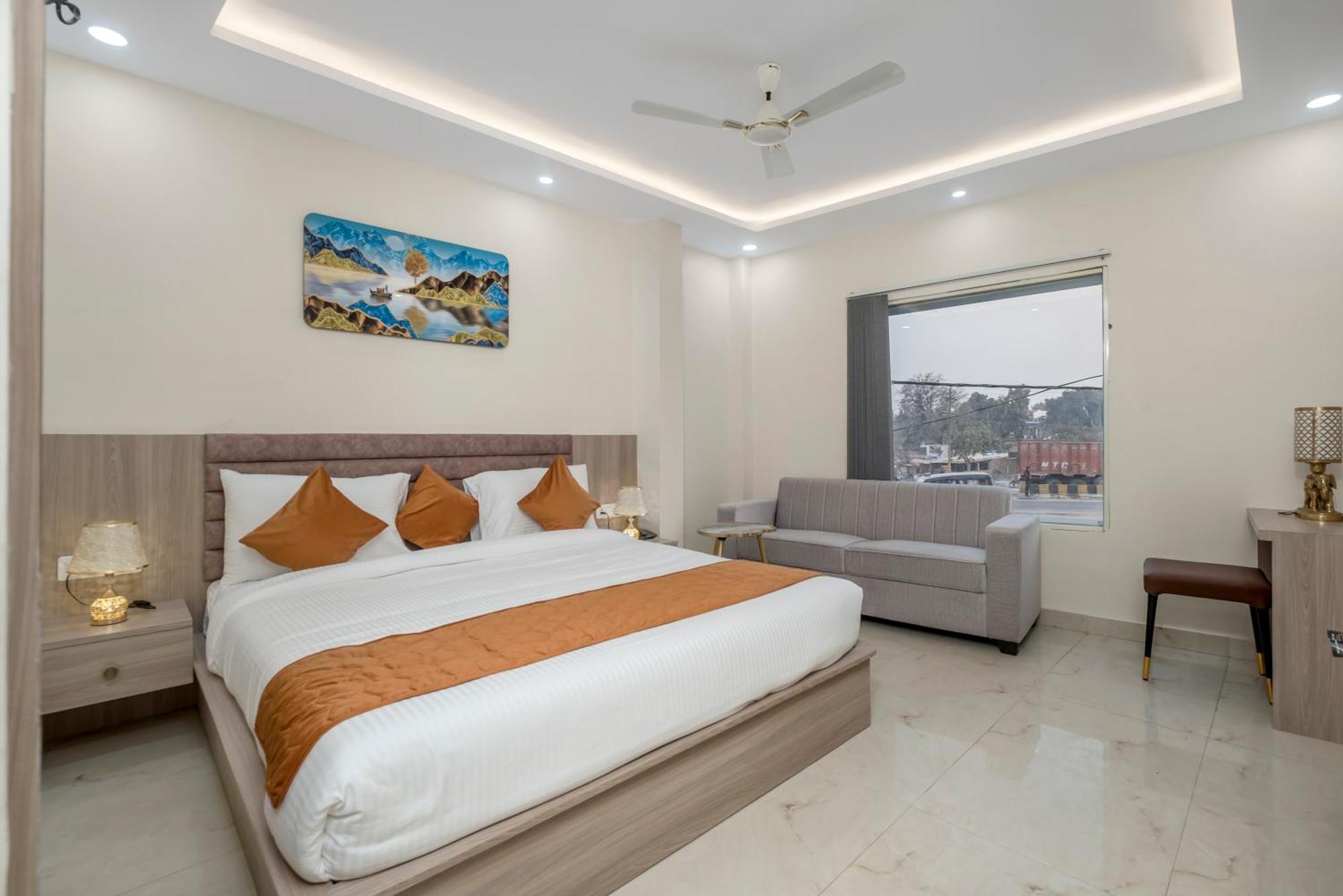 Hotel Sudarshan Ayodhya Exterior photo